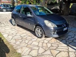 Blu Usata 2008 Renault Clio II Due volumi | 2000 €