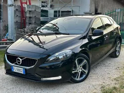 Nero Usata 2017 Volvo V40 Momentum Station wagon | 7590 € (Ottimo prezzo)