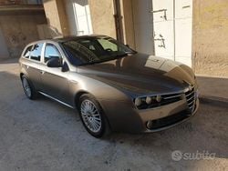 Grigio Usata 2007 Alfa Romeo 159 Progression Station wagon | 2800 € (Buon prezzo)