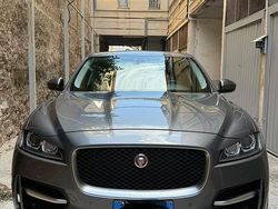 Grigio Usata 2018 Jaguar F-Pace SUV | 18.000 € (Buon prezzo)
