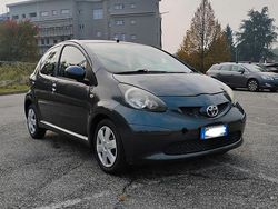 Grigio Usata 2005 Toyota Aygo Due volumi | 2600 €