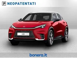 Emotional red / black Nuova 2024 Lexus LBX SUV | 37.100 € (Buon prezzo)