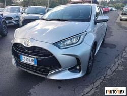 Argento Usata 2025 Toyota Yaris Hybrid Trend Tre volumi | 21.500 € (Buon prezzo)