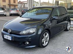 Grigio Usata 2010 VW Golf VI R-line Tre volumi | 4990 € (Buon prezzo)