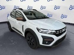 Bianco Nuova 2025 Dacia Sandero Extreme Tre volumi | 17.600 € (Buon prezzo)