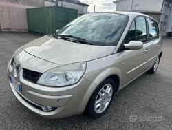 Marrone Usata 2008 Renault Scénic II Monovolume | 2250 € (Buon prezzo)