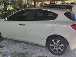 Bianco Usata 2013 Alfa Romeo Giulietta Tre volumi | 9000 € (Buon prezzo)
