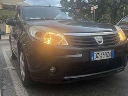 Usata 2010 Dacia Sandero Ambiance Due volumi | 2450 € (Super prezzo)