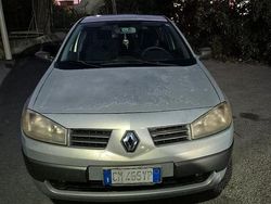 Grigio Usata 2004 Renault Mégane II Tre volumi | 1000 €