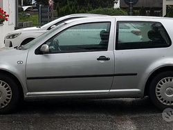 Grigio Usata 2002 VW Golf IV Due volumi | 1200 € (Buon prezzo)