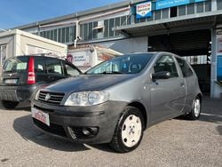 Grigio Usata 2004 Fiat Punto Dynamic Tre volumi | 999 € (Ottimo prezzo)