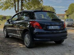 Usata 2007 Peugeot 207 Tre volumi | 3500 € (Buon prezzo)