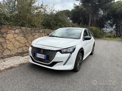 Bianco Usata 2022 Peugeot e-208 Due volumi | 16.400 € (Cara)