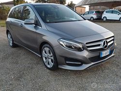 Nero Usata 2017 Mercedes B180 Premium Monovolume | 13.999 € (Buon prezzo)