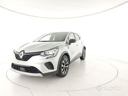 Grigio Usata 2022 Renault Captur Techno SUV | 19.280 € (Buon prezzo)