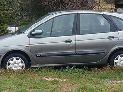 Grigio Usata 1999 Renault Scénic Monovolume | 500 €