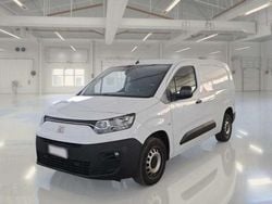 Bianco Usata 2023 Fiat Doblò Monovolume | 17.200 € (Buon prezzo)