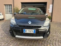 Nero Usata 2011 Renault Clio III Tre volumi | 3800 € (Buon prezzo)