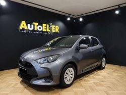 Grigio Nuova 2025 Toyota Yaris Hybrid Trend Tre volumi | 18.500 € (Super prezzo)