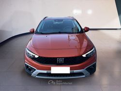 Arancione Usata 2022 Fiat Tipo Cross Tre volumi | 15.900 € (Buon prezzo)