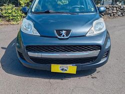 Grigio Usata 2010 Peugeot 107 Active Due volumi | 4200 € (Buon prezzo)