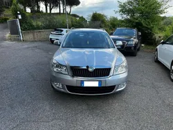 Argento Usata 2012 Skoda Octavia Comfort Tre volumi | 4800 € (Super prezzo)