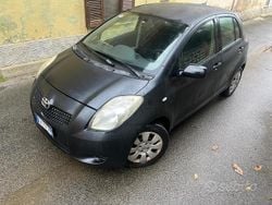 Usata 2007 Toyota Yaris | 2200 € (Super prezzo)