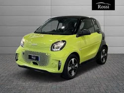 Bodypanels in lime green Usata 2022 Smart ForTwo Electric Drive Passion Coupé | 14.000 € (Buon prezzo)