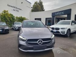 Grigio scuro metallizzato Usata 2023 Mercedes B180 Business Monovolume | 26.999 € (Ottimo prezzo)
