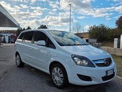 Bianco Usata 2011 Opel Zafira Edition Monovolume | 6200 € (Molto cara)