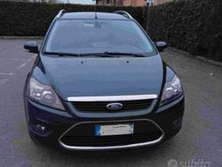 Grigio Usata 2009 Ford Focus Titanium Station wagon | 2700 € (Buon prezzo)