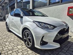 Bianco Usata 2024 Toyota Yaris Hybrid Trend Tre volumi | 23.000 € (Cara)