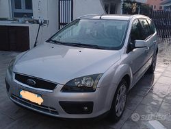 Grigio Usata 2007 Ford Focus Station wagon | 2200 €