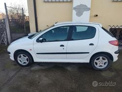 Bianco Usata 1999 Peugeot 206 Tre volumi | 1900 € (Buon prezzo)