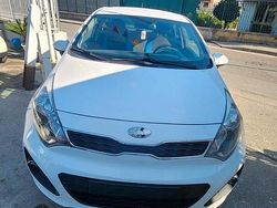 Bianco Usata 2013 Kia Rio City Tre volumi | 3999 € (Buon prezzo)