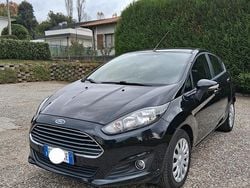 Nero Usata 2015 Ford Fiesta Due volumi | 5500 € (Buon prezzo)