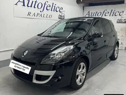 Nero Usata 2011 Renault Scénic III Luxe Monovolume | 5900 € (Buon prezzo)
