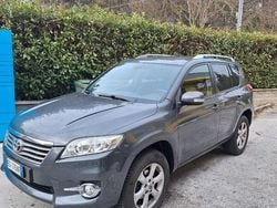 Usata 2011 Toyota RAV4 SUV | 7300 € (Ottimo prezzo)