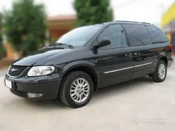 Usata 2004 Chrysler Voyager Monovolume | 3199 € (Buon prezzo)