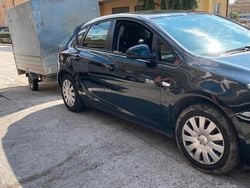 Usata 2015 Opel Astra Tre volumi | 6000 € (Molto cara)