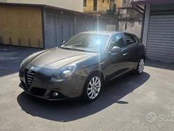Grigio Usata 2015 Alfa Romeo Giulietta Distinctive Tre volumi | 8200 € (Ottimo prezzo)