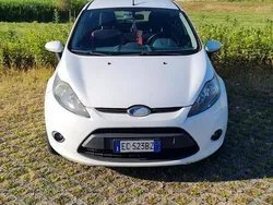 Usata 2010 Ford Fiesta Ghia Due volumi | 3000 € (Buon prezzo)
