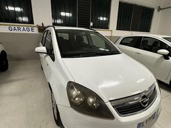 Grigio Usata 2007 Opel Zafira Cosmo Monovolume | 1500 € (Super prezzo)