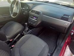 Rosso Usata 2008 Fiat Grande Punto Due volumi | 3500 € (Buon prezzo)