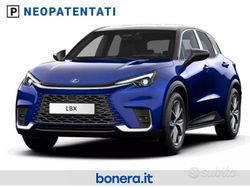 Blu Nuova 2025 Lexus LBX SUV | 39.650 € (Molto cara)