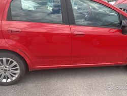 Usata 2009 Fiat Grande Punto Due volumi | 3199 € (Buon prezzo)