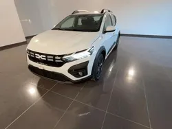 Bianco Nuova 2024 Dacia Sandero Expression Due volumi | 16.990 € (Buon prezzo)