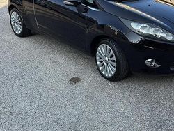 Nero Usata 2010 Ford Fiesta Tre volumi | 4000 €