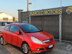 Rosso Usata 2010 Opel Corsa Tre volumi | 3999 € (Molto cara)