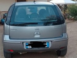 Grigio Usata 2005 Opel Corsa Due volumi | 1500 € (Buon prezzo)
